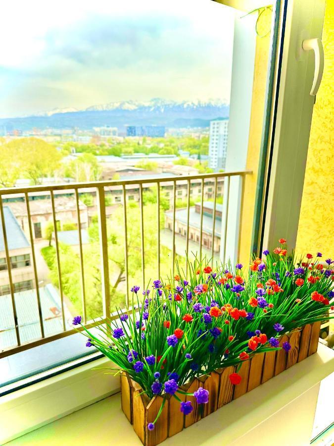 Medinahotelkz, # 70, Вид На Горы, До Арбата 15 Мин Пешком, Halal Alma-Ata Buitenkant foto